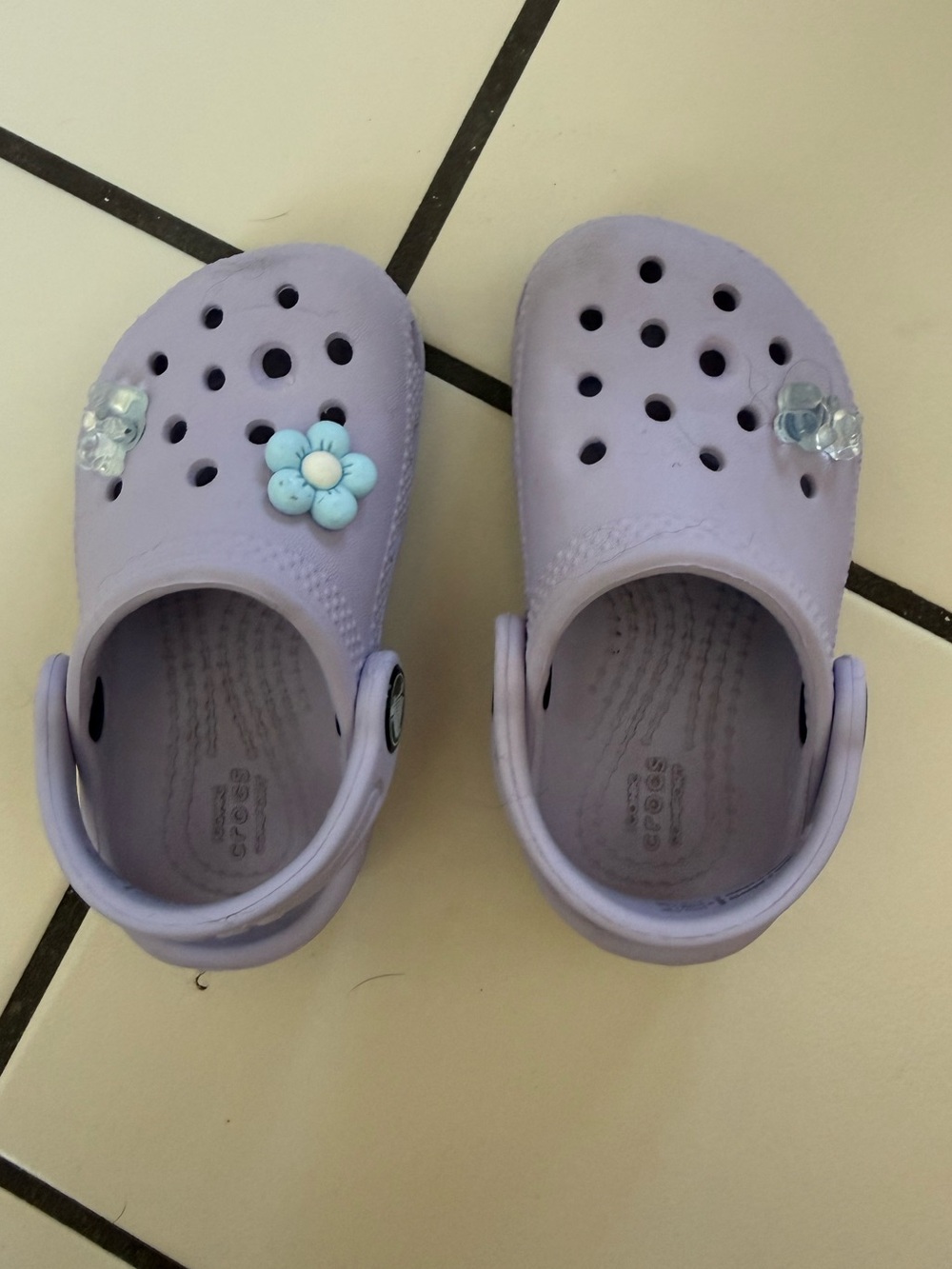Crocs Classic Clog Lavender Purple Kids C5 + Jibbitz Charms